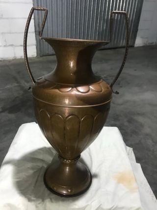 Vaso in rame con manici