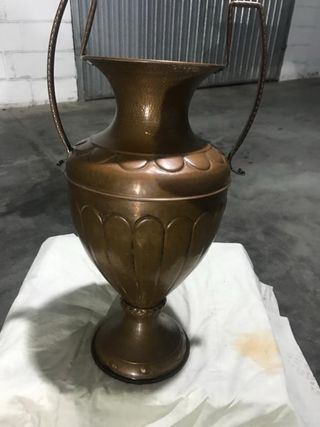 Vaso in rame con manici