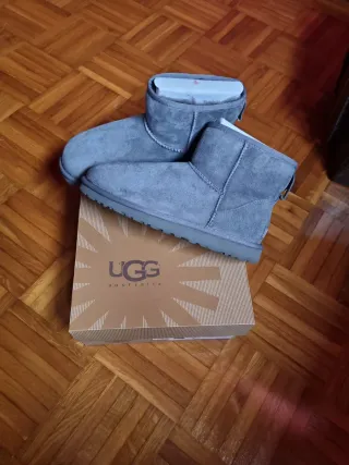 Botas UGG grises