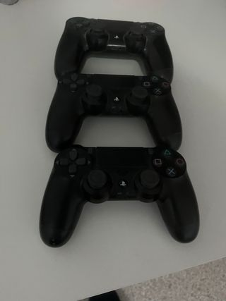 PS4 Slim Negra 500gb + GTA 5 + 3 Mandos