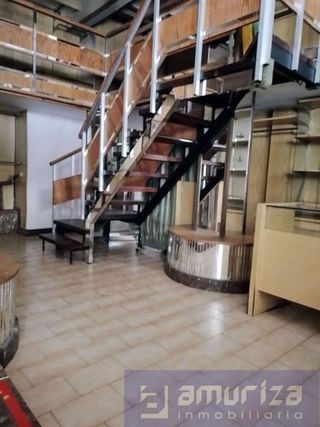 Local comercial en venta en San Pedro de Deusto-La Ribera en Bilbao