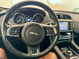 Jaguar F-Pace 2017