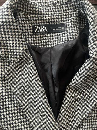 Abrigo cuadros Zara