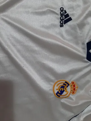 Camiseta y bufanda Real Madrid Adidas
