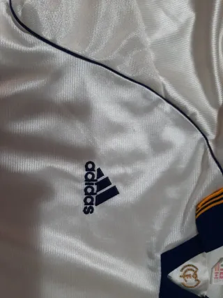 Camiseta y bufanda Real Madrid Adidas