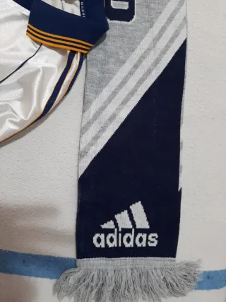 Camiseta y bufanda Real Madrid Adidas