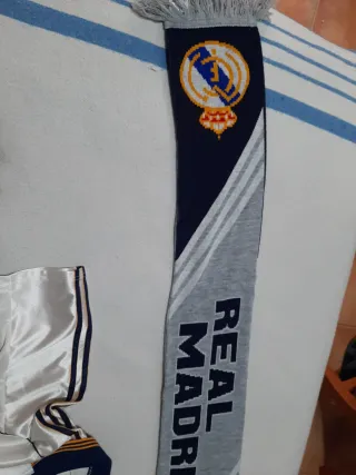 Camiseta y bufanda Real Madrid Adidas