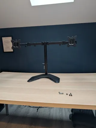 Escritorio 150x75cm con brazo doble monitor