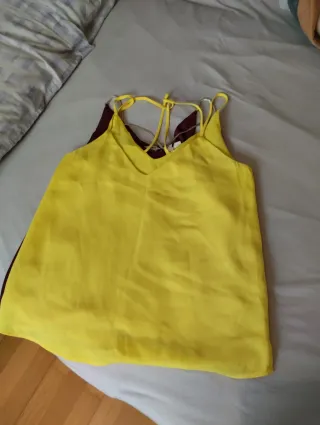 Lote de camisas de vestir hay entre 15 y 20