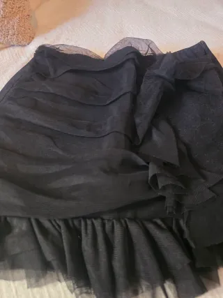 Falda negra tul delicada femenina