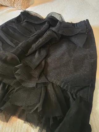 Falda negra tul delicada femenina