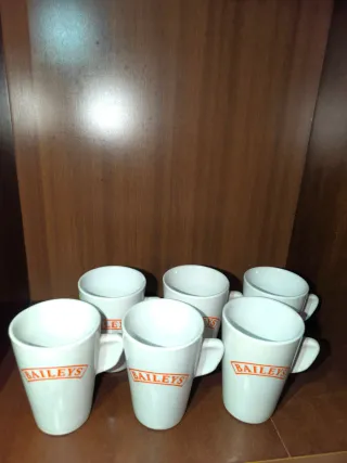 Tazas Baileys Blancas con Logo rojo