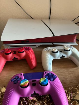 Consola PS5 Slim+ Cascos Pulse 3D + 3 Mandos