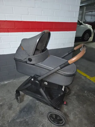 Carro de paseo gris con capota bebeconfort