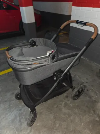 Carro de paseo gris con capota bebeconfort