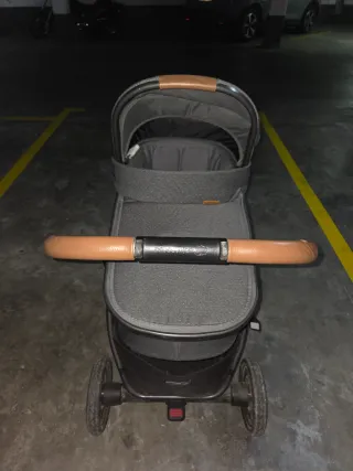 Carro de paseo gris con capota bebeconfort