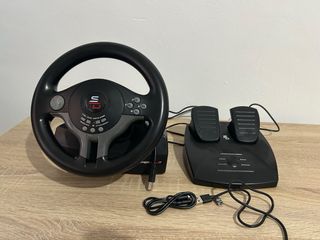 PS4 Pro + Volante + Cuffie + 14 giochi e accessori