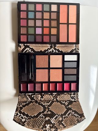 Estuche maquillaje Magic Studio piel serpiente