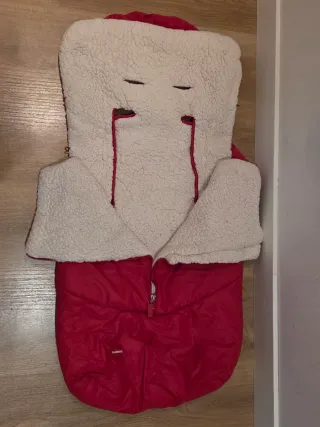 Saco de silla de paseo rojo con forro sherpa