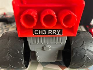 Coche Blaze y el Monster Machines. Con sonidos.