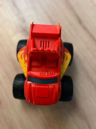Coche Blaze y el Monster Machines. Con sonidos.