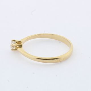 Anillo de oro con brillante