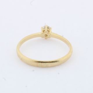 Anillo de oro con brillante