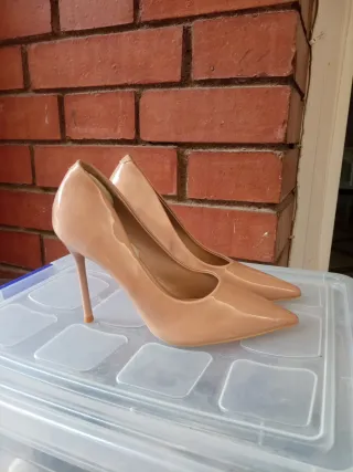 Zapatos de tacón color nude