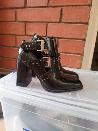 Zapatos de tacón color nude