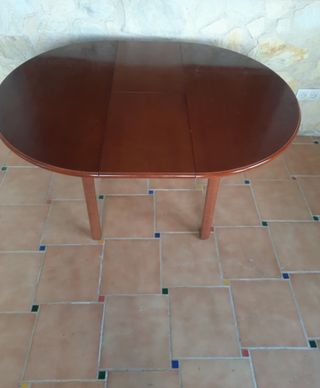 Mesa redonda extensible de madera