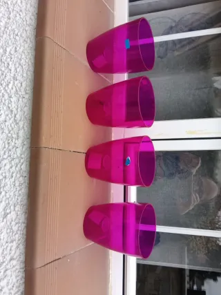 4 Vasi Trasparenti Rosa in Plastica