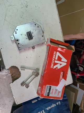 Serratura porta blindata CR pari al nuovo