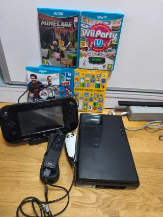 Nintendo Wii U Negra + Juegos y Mandos.