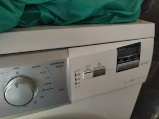 Lavadora de carga frontal