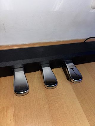 Piano Roland F107 Negro