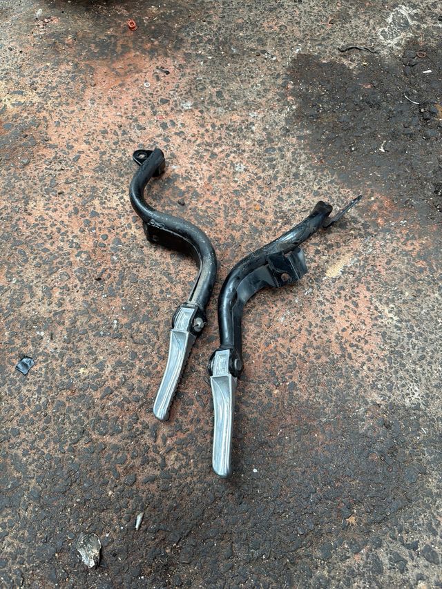 Juego Estriberas Piaggio Typhoon