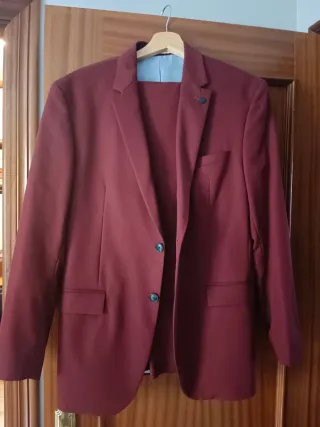 Traje de chaqueta rojo