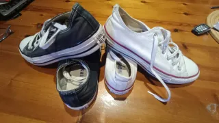 Zapatillas Converse Negras y Blancas