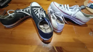 Zapatillas Converse Negras y Blancas