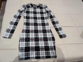 Vestido manga larga cuadros blanco y negro