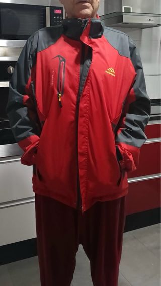 Chaqueta deportiva hombre roja y gris