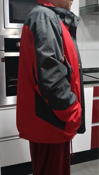 Chaqueta deportiva hombre roja y gris