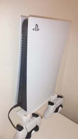 Consola PS5 con 2 mandos y juego