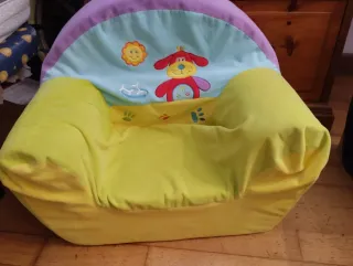 Sofá infantil con dibujos