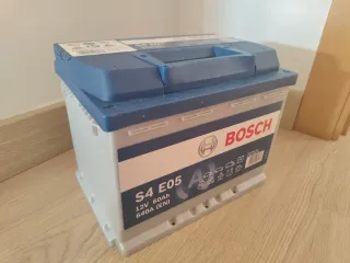 Batería Bosch S4 E05 12V 60Ah 640A EFB