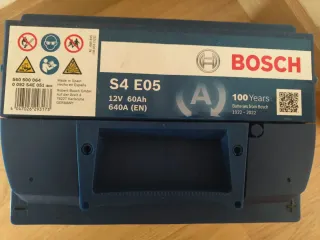 Batería Bosch S4 E05 12V 60Ah 640A EFB