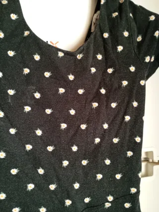 Vestido negro con lunares blancos