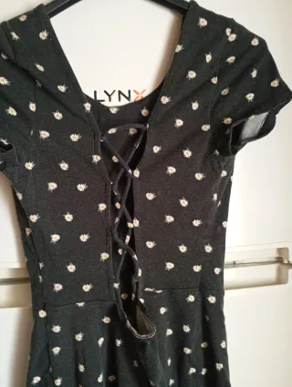 Vestido negro con lunares blancos