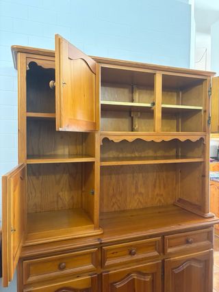Mueble de cocina y cajonera de madera