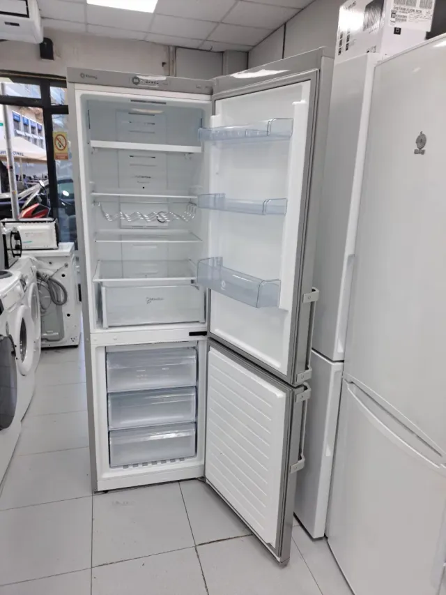 Nevera Balay plateada a++ 185,cm Nofrost